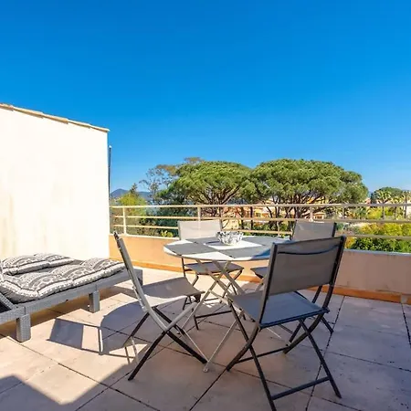 Le Holidays L Terrasse Et Vue L Shellter-rentals Saint-Tropez